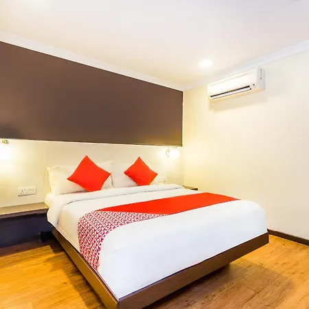 OYO 431 Hotel De Grand Orchard